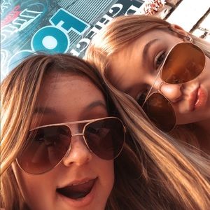 Meet your Posher, Olivia